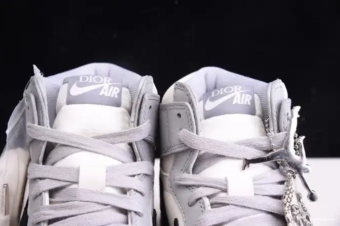 One Kick x Jordan 1 CN8607-002 shoe box) Retro High DR (DR 0602